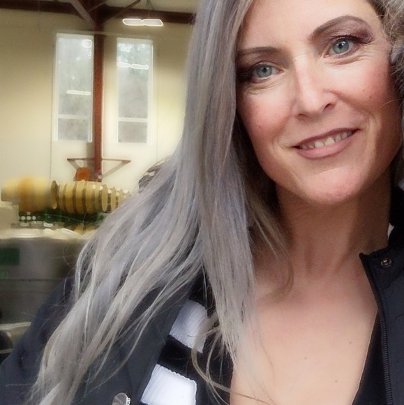 Meet your Posher, Micaella - Picture 2 of 8